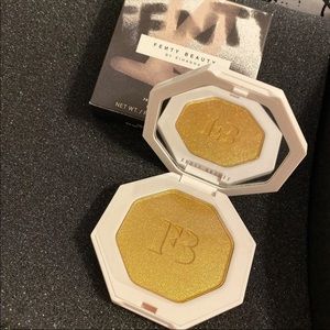 Fenty Beauty TROPHY WIFE NEW!!